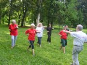май-2010: занятия в парке, оздоровительная группа Назирбековой Ирины