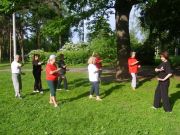 май-2010: занятия в парке, оздоровительная группа Назирбековой Ирины